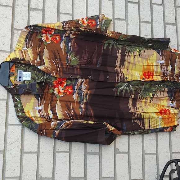 Hawaiian Men's Shirt - Picture 2 of 7